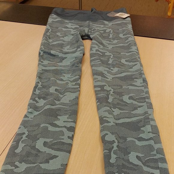 Splendid Studio Leggings Pants-- Wave Camo - Picture 3 of 4